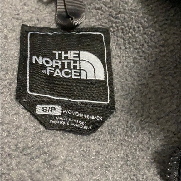 Women’s north face jacket - Picture 3 of 3